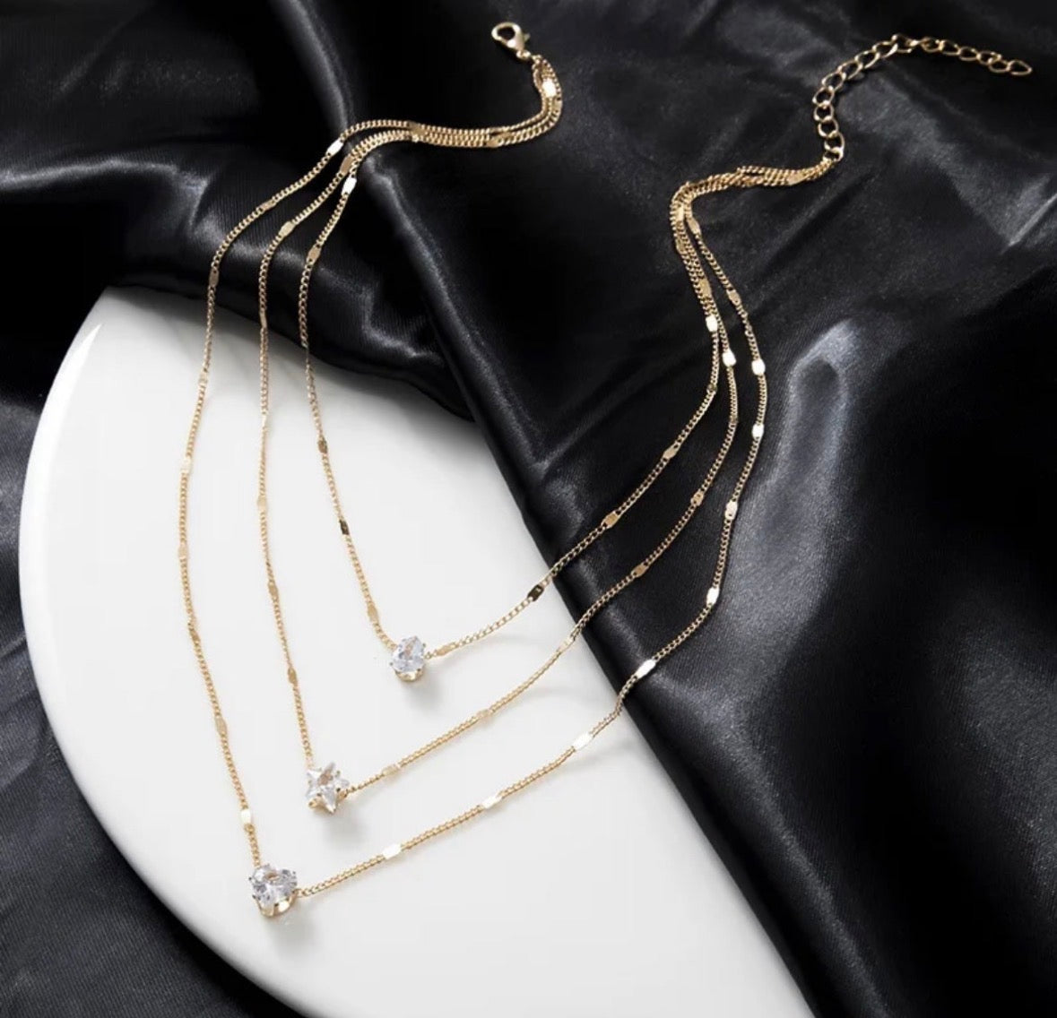 Multi-layer pendant necklace